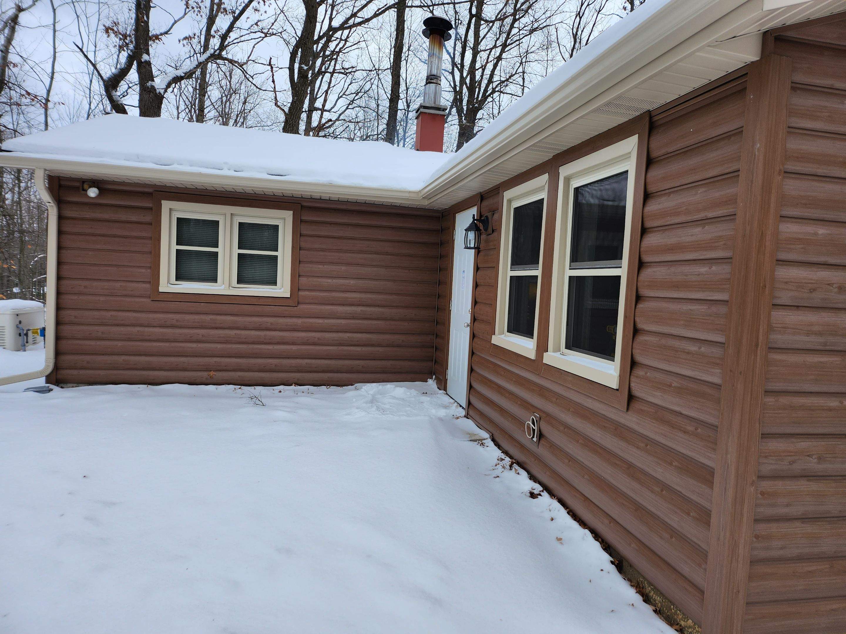 Old siding causing heat loss in Mt. Pleasant home